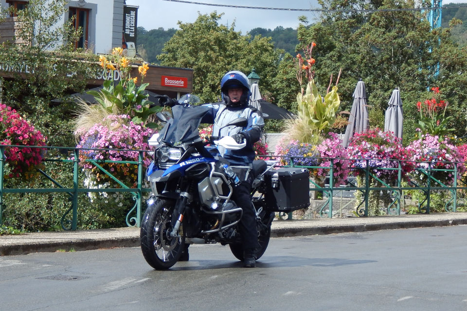 Motorrijbewijspoint Brabant examengarantie AVB en AVD